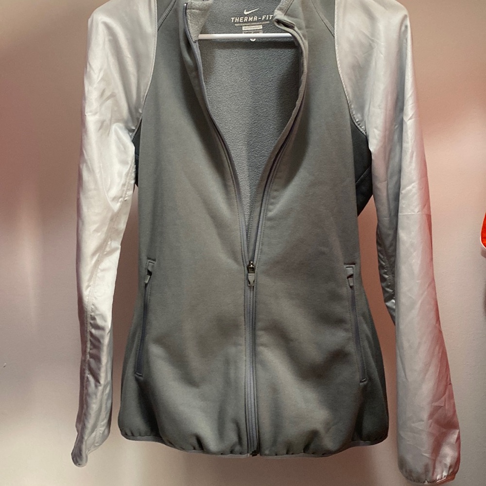 Nike size small thermal fit jacket